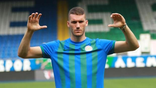 Rizespor, kaleci Ivo Grbic'i kadrosuna kattı