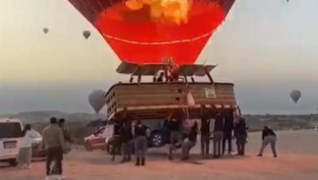 Kapadokya'da sıcak hava balonu, otomobile çarptı
