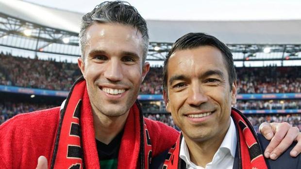 Bronckhorst'tan van Persie sözleri: 9-1 yenildiler ama başa çıkabilir