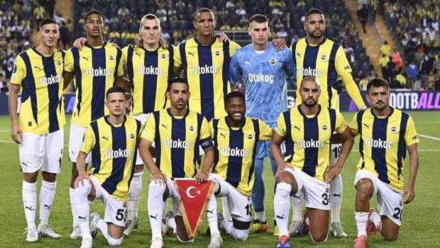 Fenerbahçeli taraftarlardan Mert Müldür'e tepki! Osayi-Samuel kırmızı kart gördü