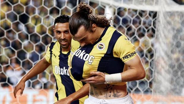 Fenerbahçeli futbolculardan galibiyet değerlendirmesi: Taraftara moral vermek istedik, mutluyuz