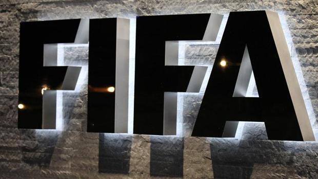 FIFA, İsrail'in futboldan men edilmesine yönelik başvuruyu yine erteledi