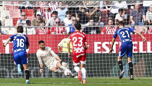 2-1’lik maçta 3 penaltı kurtardı