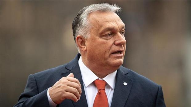 Avrupa Parlamentosu'nda kriz! Orban'a para fırlattı