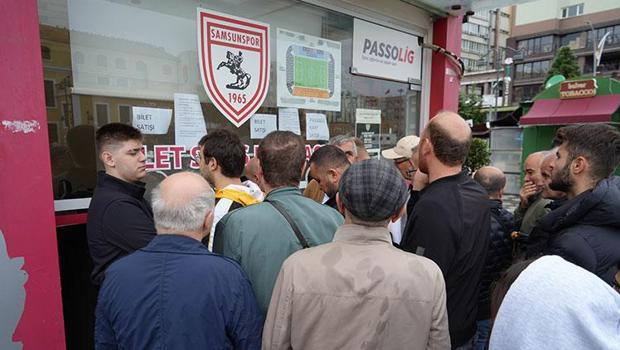 Samsunspor'da taraftarlar Fenerbahçe maçının biletlerine akın etti!