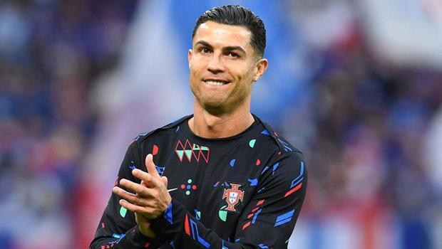 Cristiano Ronaldo'dan gelir rekoru! Messi'ye fark attı