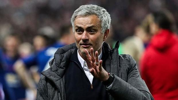 Jose Mourinho, ManU’ya karşı ne yapacak? Revizyon mu, ısrar mı