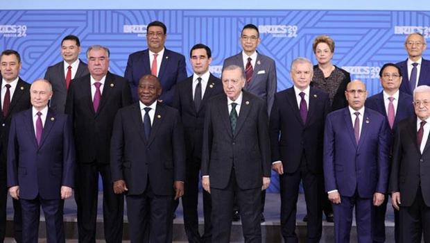 Cumhurbaşkanı Recep Tayyip Erdoğan BRICS Zirvesi'nde temaslarına başladı