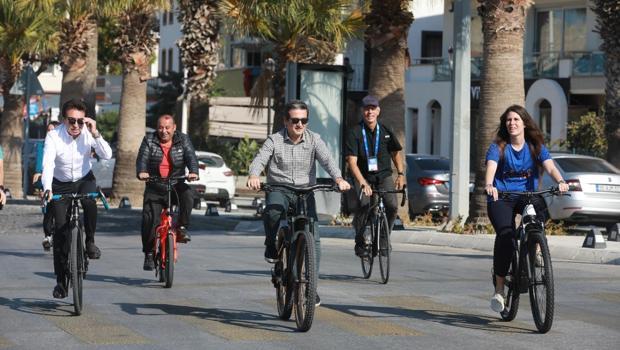 Bisiklet tutkunları Çeşme’de pedal basacak