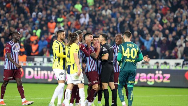 Trabzonspor - Fenerbahçe maçından ekranlara yansımayanlar