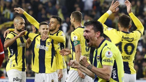 Fenerbahçeli yıldız mest etti, taraftar ayakta alkışladı! Sezon rekoru kırıldı, Amrabat bir ilki yaşadı