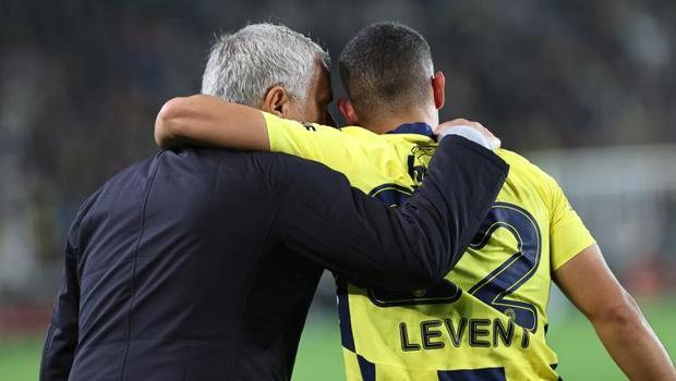 Fenerbahçe'deki ilk golünü attı, Mourinho'dan özel tebrik geldi!