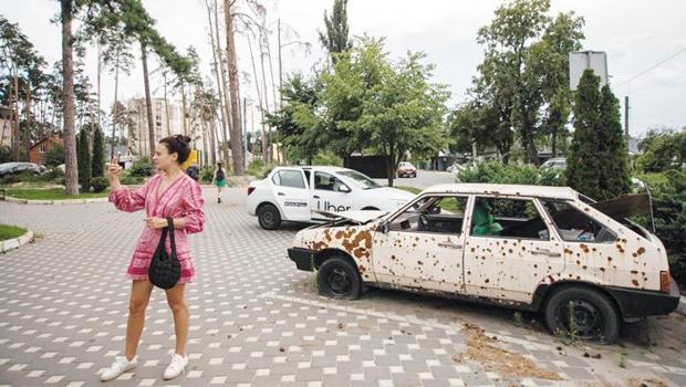 Halk ‘karanlık turizm’e karşı... Ukrayna’ya turist akını