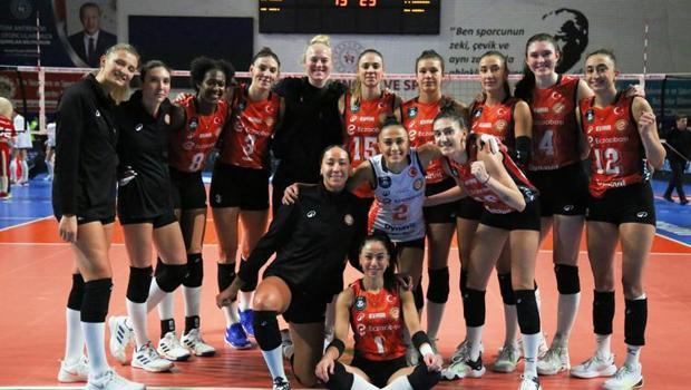 Eczacıbaşı, Kuzey Boru'yu 4 sette devirdi!