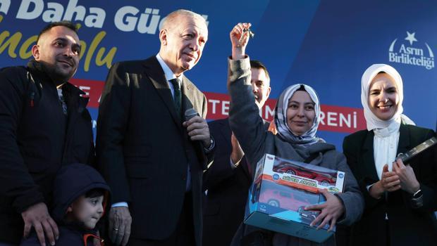 Cumhurbaşkanı Erdoğan Kahramanmaraş’ta... 155 bininci yuvamızı teslim ettik