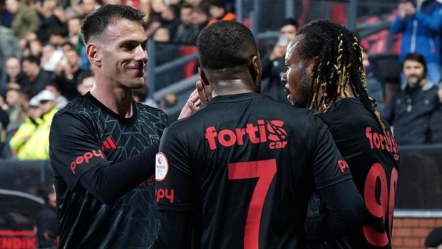 Pendikspor, Sakaryaspor'a fark attı