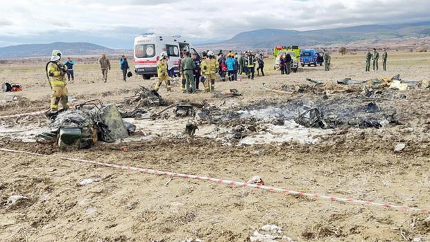 İki helikopterin pervaneleri çarpıştı: Biri tuğgeneral 6 şehit
