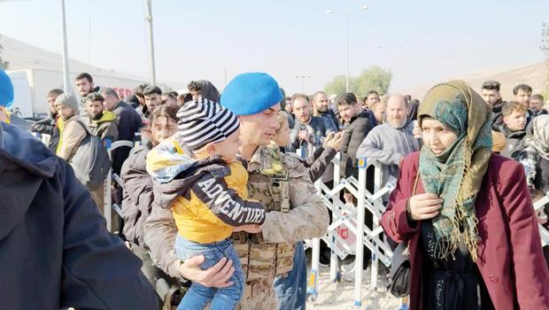 Cilvegözü Sınır Kapısı’nda eve dönüş kuyruğu