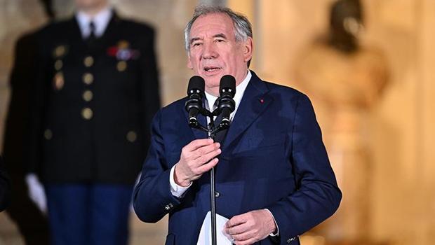 Fransa'da Başbakan Bayrou yeni hükümeti kurdu