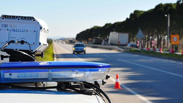 Hız cezası yiyen sürücü dava açtı, mahkeme 'hata payı' deyip iptal etti