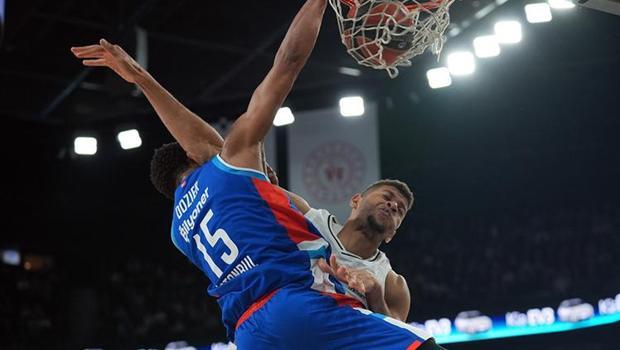 Anadolu Efes, Real Madrid'i devirdi!