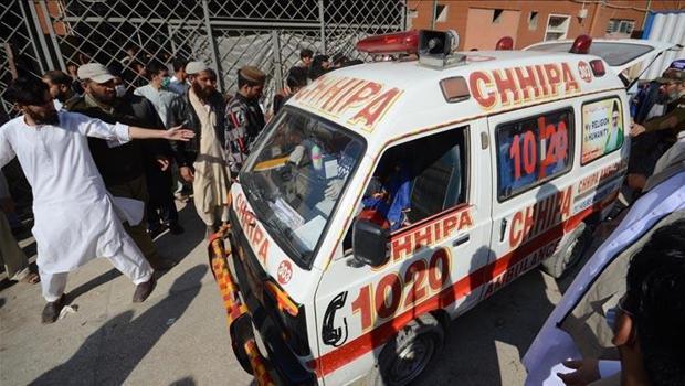 Pakistan'da bombalı saldırı: 9 kişi öldü