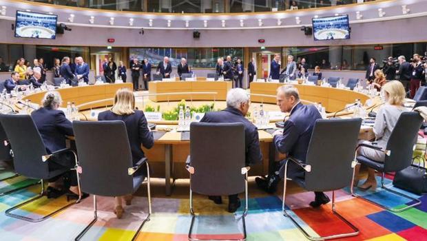 Brüksel’de rotayı çizdiler: AB tam gaz silahlanacak