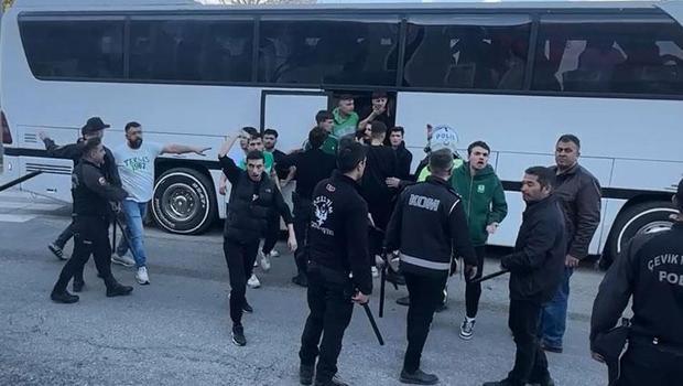 Bursasporlu taraftarlara polis müdahalesi!