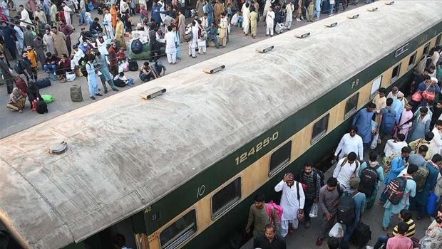 Pakistan'da tren saldırısına yönelik operasyon sona erdi