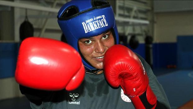 Milli boksör Havvanur Kethüda: 'Hedefim olimpiyatlardan altın madalyayla dönmek'