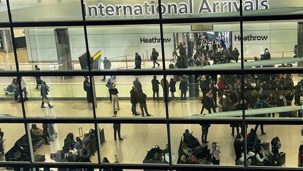 Heathrow Havalimanı'nda uçuşlar normale döndü