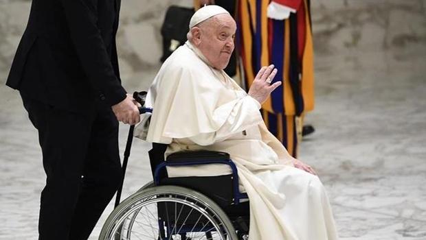 Papa günler sonra ilk defa halkın karşısına çıkacak