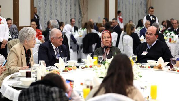 Bakan Güler, şehit aileleri ve gazilerle iftarda bir araya geldi