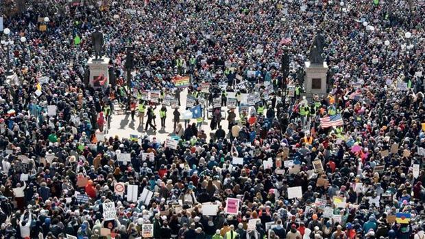 50 eyalette Trump protestosu