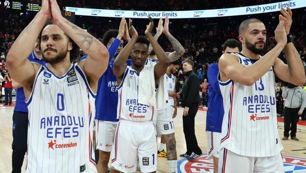 Anadolu Efes play-off için sahada!