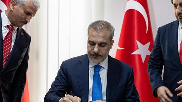 Dışişleri Bakanı Hakan Fidan Oran Başkonsolosluğu’nun açılışını gerçekleştirdi