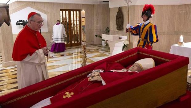 Papa'nın cenazesine katılacak isimler belli oldu