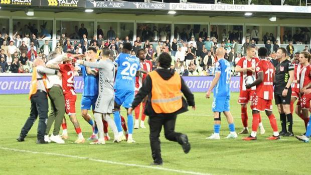 Bodrum FK - Samsunspor maçında ortalık karıştı! Hakem Yasin Kol'a tepki...