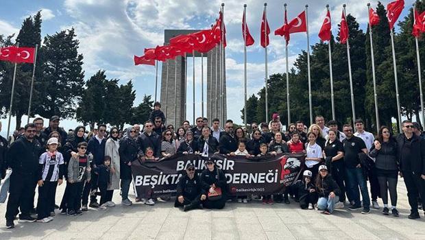 Beşiktaş taraftarları Çanakkale Şehitler Abidesi'ni ziyaret etti