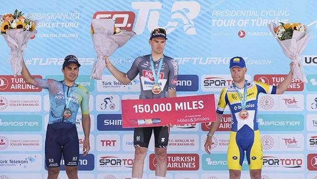 60. Cumhurbaşkanlığı Türkiye Bisiklet Turu'nun ilk etabında Simon Dehairs zirvede yer aldı