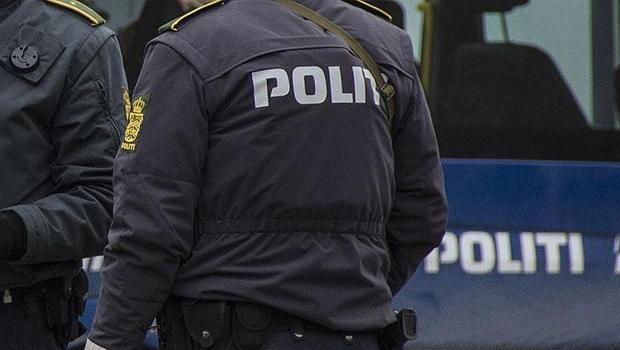 Kontrolden çıkan araç kalabalığa daldı: Yaralılar var