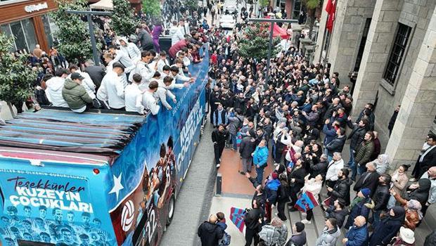 Avrupa ikincisi Trabzonspor U19 Takımı'na coşkulu karşılama!