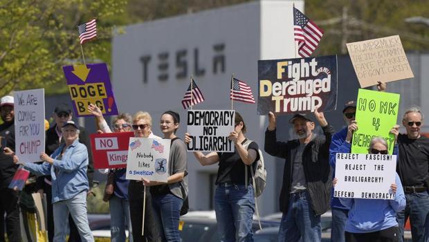 Musk'ın kararları Tesla'yı vurmuştu... Protestolara maruz kalan şirketin yaptığı büyük stratejik hata