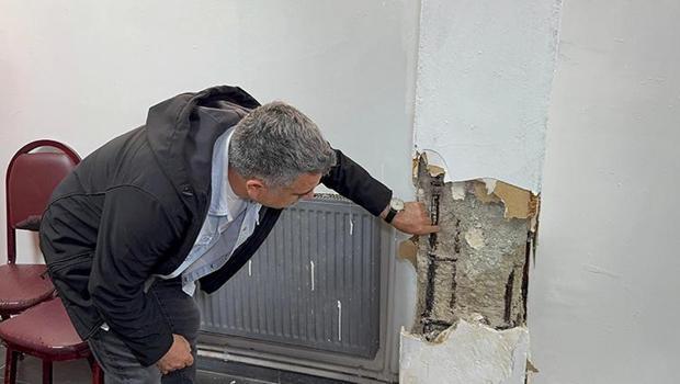 İstanbul'da 6,2'lik depremde kolonları hasar gören binada bulunan dernek tahliye edildi