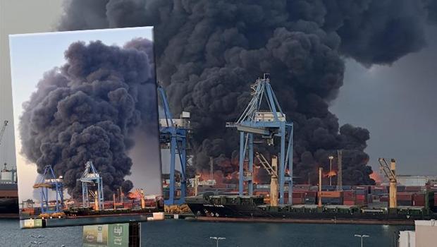 Port Sudan'da arka arkaya patlamalar: İsyancılar saldırıya geçti, şehir alevler içinde kaldı