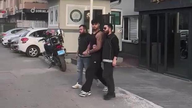 "Lvbel C5" lakaplı rapçinin adliyeye sevk edildiği anlara ait görüntüler ortaya çıktı