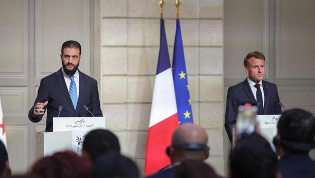 Macron: AB, Suriye'ye yönelik ‘yaptırımları kademeli olarak kaldırmaya’ devam edecek