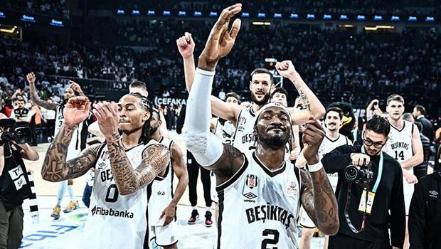 Potadaki derbide Beşiktaş Fibabanka, Fenerbahçe Beko'yu devirdi!