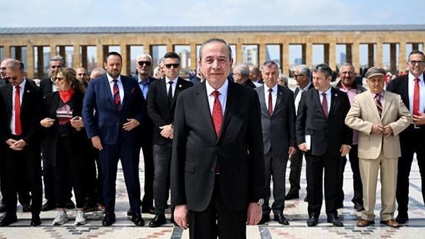 Gençlerbirliği camiası, Anıtkabir'i ve İlhan Cavcav'ın mezarını ziyaret etti