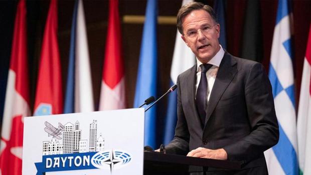 NATO Genel Sekreteri, üye ülkelerin savunma harcamalarını 'daha da artırmasını' istedi